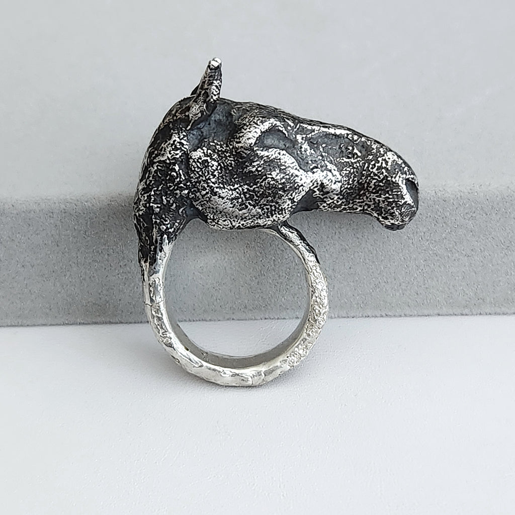 HORSE HEAD Ring with PATINA