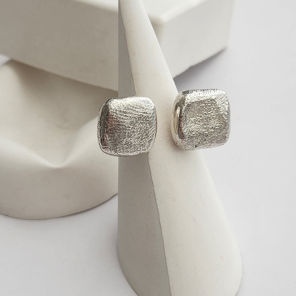 SQUARE PEBBLE Ring