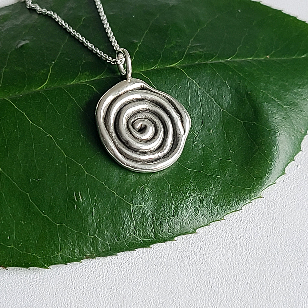 Spiral pendant Necklace
